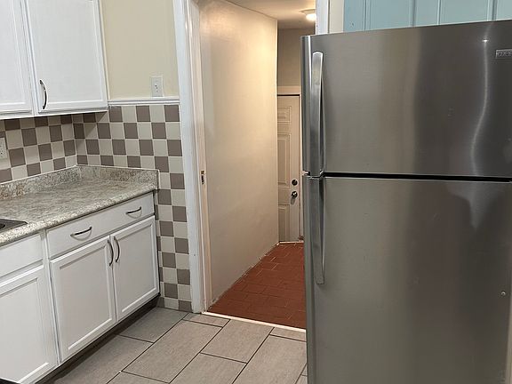 2nd image of 4720 Kingsley Dr