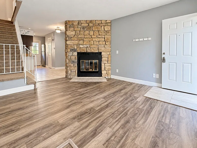 2 bed, 2.0 bath, 1044 sqft, $1,995 — Photo 1