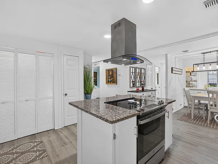 7640 SE Shenandoah Dr — Photo 13