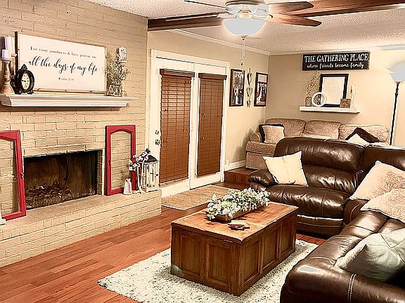 5th image of 20247 Lana Ln