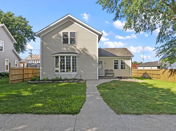 608 3rd St, Durant, IA 52747