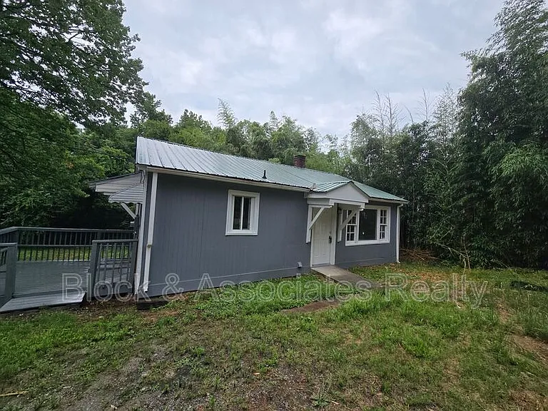 117 Plummer Dr — Photo 2