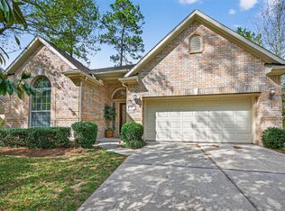 22 W Windsor Hills Cir, Conroe, TX 77384