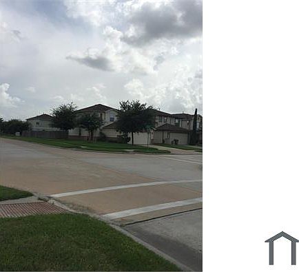 3rd image of 2754 Oriole Wood Ct