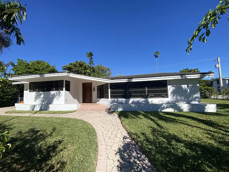 1101 Bay Dr — Photo 37