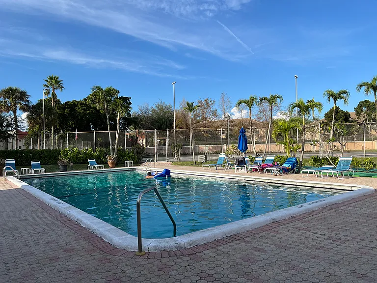 2541 Aragon Blvd #305 — Photo 18