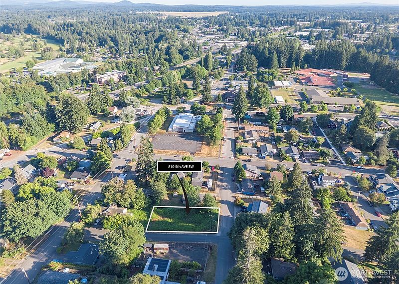5th image of 810 S 5th Avenue SW