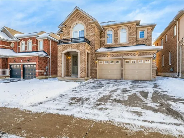 22 Woodhouse St, Hamilton, ON L9K 0H2