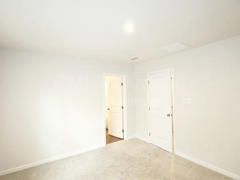1240 Canterbury Ridge Rd — Photo 15