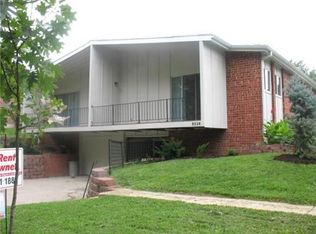 8328 Grandview Ln, Overland Park, KS 66212