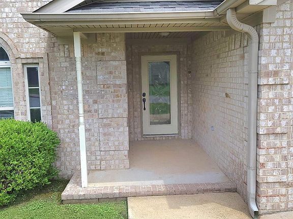 2nd image of 4700 Wildwood Ln
