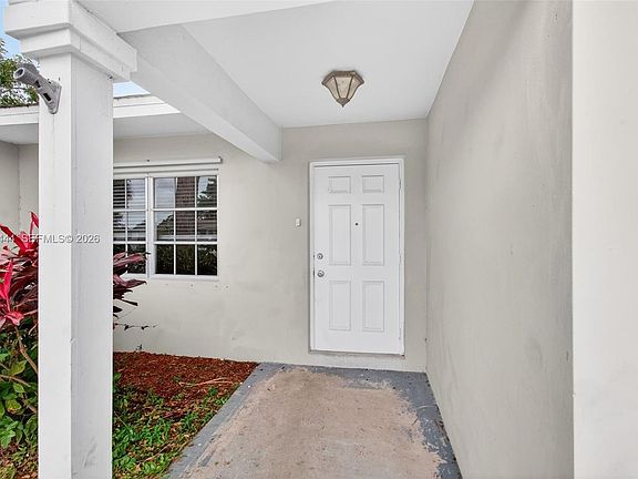 3rd image of 10850 Eureka St