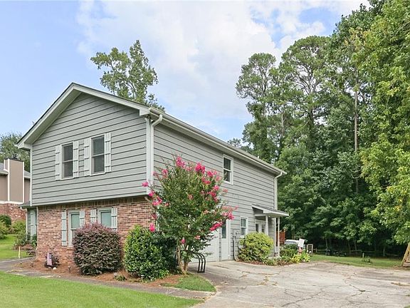 3rd image of 3212 River Oak Pl