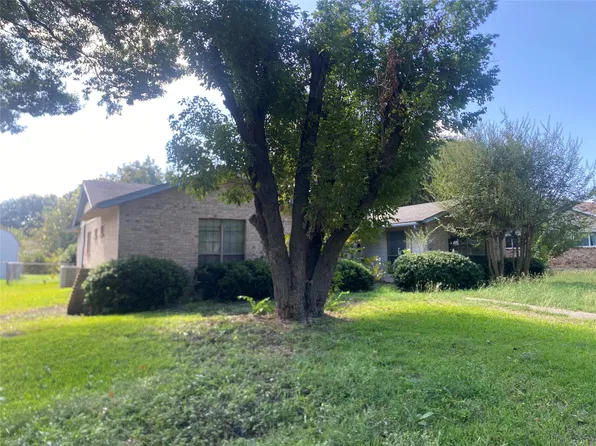 308 Valleyglen Dr, Desoto, TX 75115