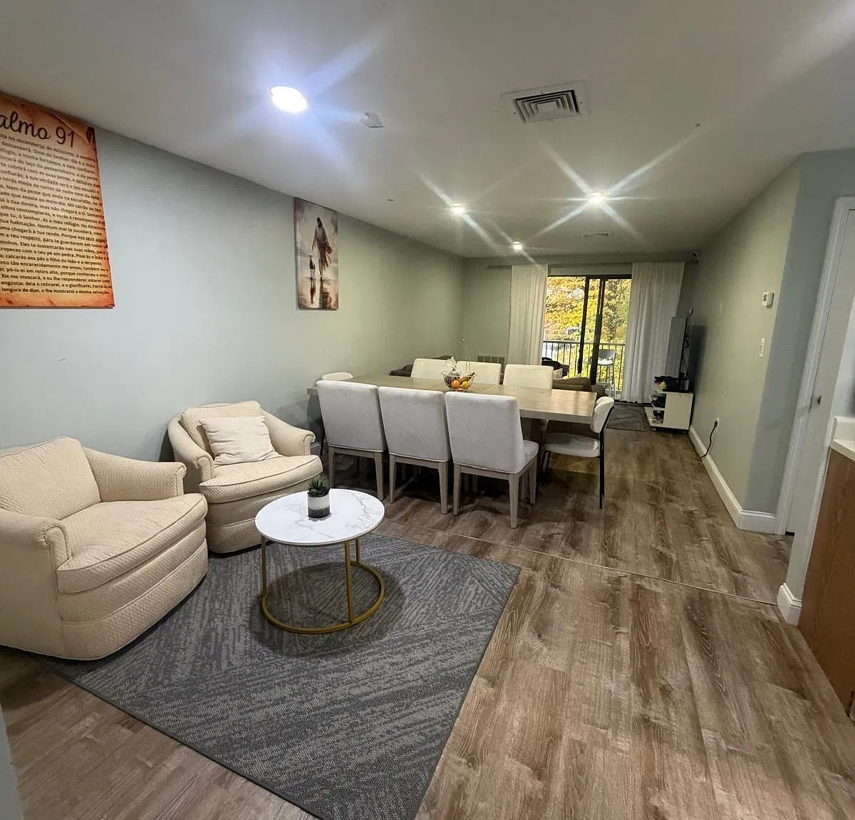 2 bed, 1.0 bath, 936 sqft, $2,200 — Photo 1