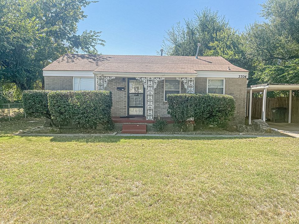 1st image of 3704 SE 15th St