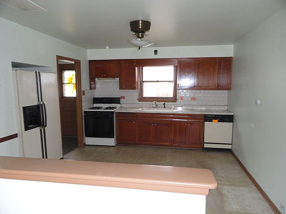 2nd image of 8211 Latrobe Ave