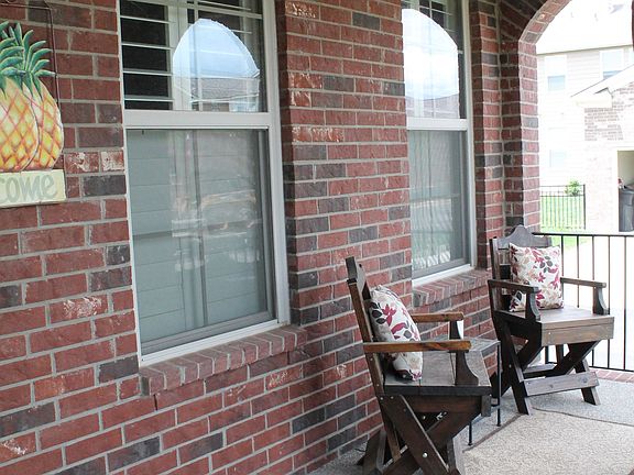 5th image of 503 Dabney Dr