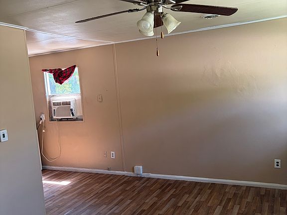 5th image of 2229 Warrick St