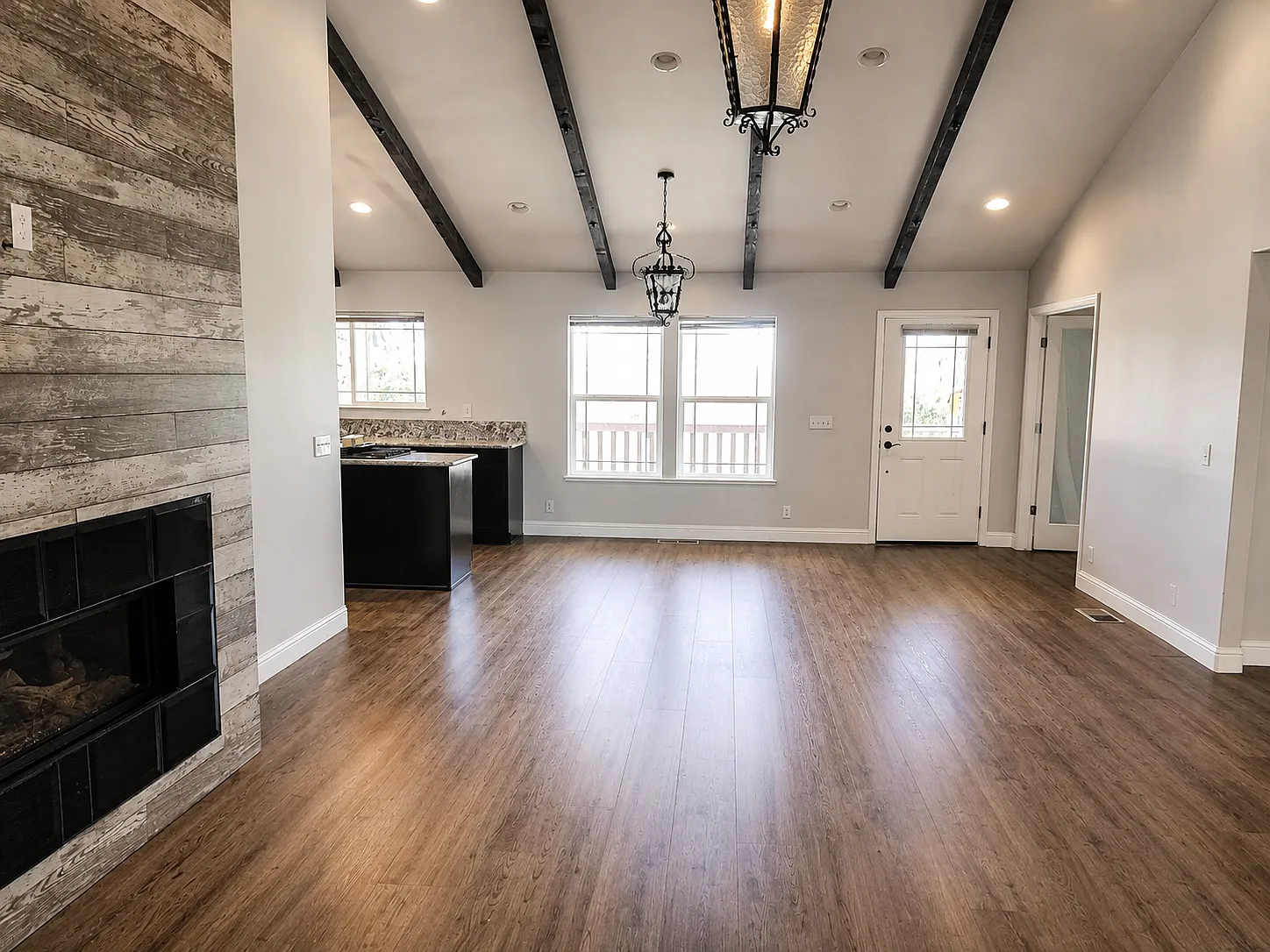 3 bed, 1494 sqft, $2,700 — Photo 4