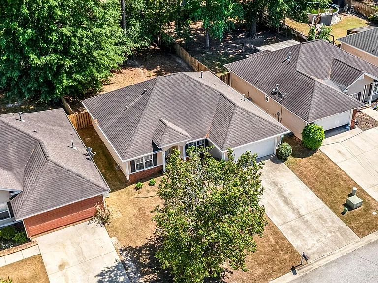 2056 Sylvan Lake Dr — Photo 2