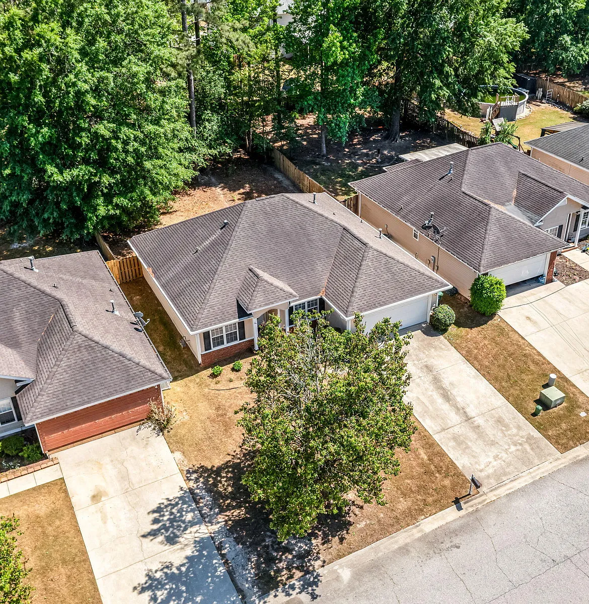 Building Photo - 2056 Sylvan Lake Dr