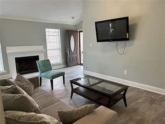 3rd image of 3440 Catalina Dr
