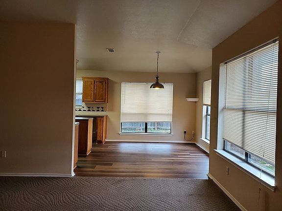 3rd image of 2704 Westwood Dr