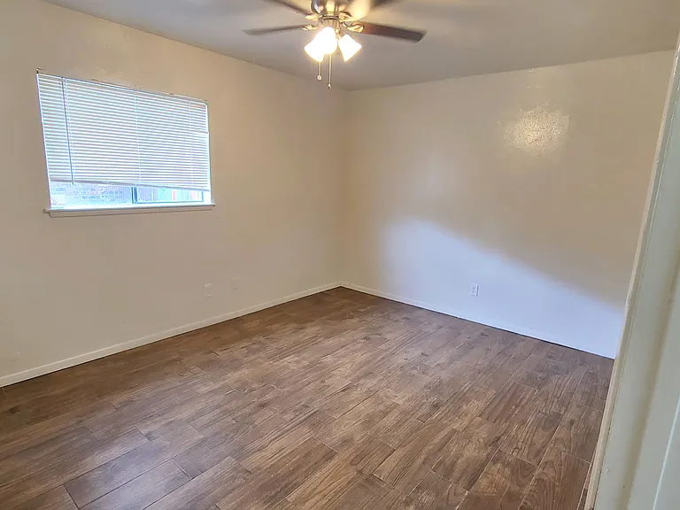 6705 Greenfield Dr — Photo 15