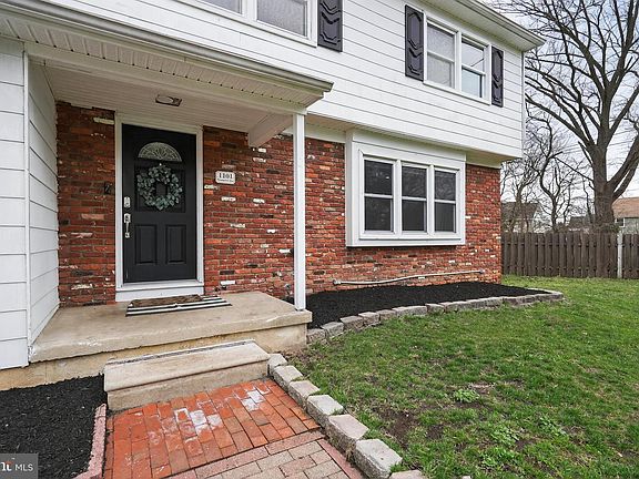 3rd image of 1101 Somerset Ave