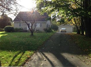 31 Crocketts Beach Rd, Owls Head, ME 04854