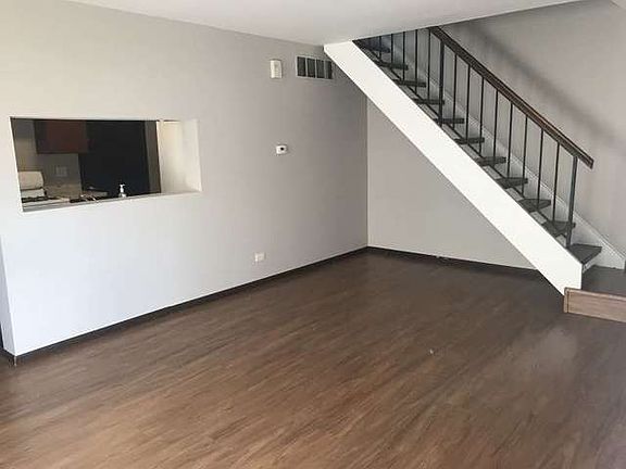 4th image of 310 Farmingdale Cir #310