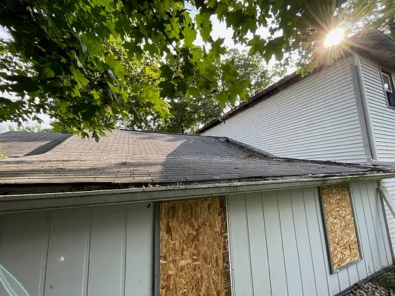 2nd image of 5910 Shelby St