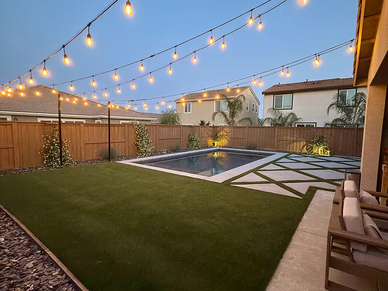 2131 Harry Lorenzo Ave — Photo 1