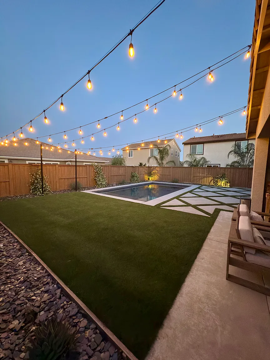 2131 Harry Lorenzo Ave photo 1