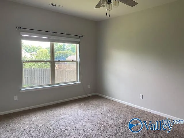 325 Acorn Grove Ln — Photo 10