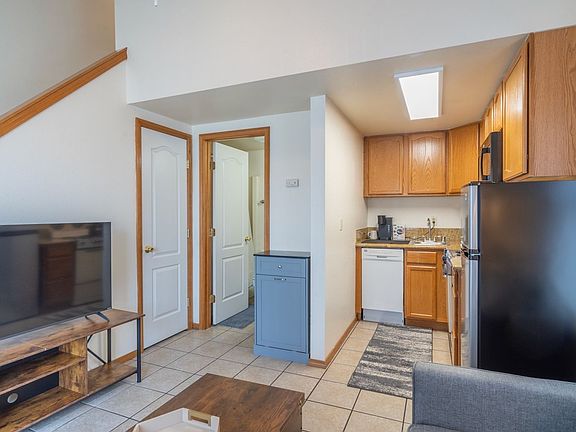 4th image of 513 S Beech St APT B