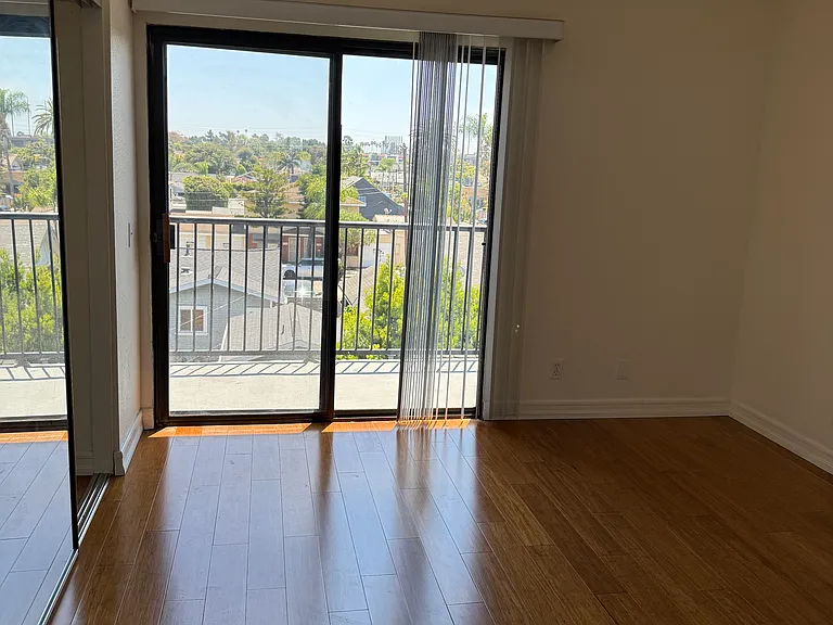 1108 Termino Ave #304 — Photo 8