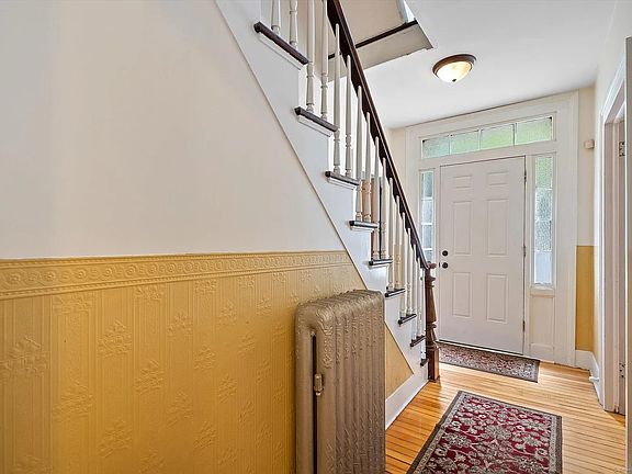 5th image of 147 Spring St