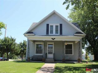 402 S Saunders Ave, Sutton, NE 68979