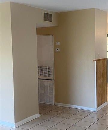 5th image of 519 Dover Ln