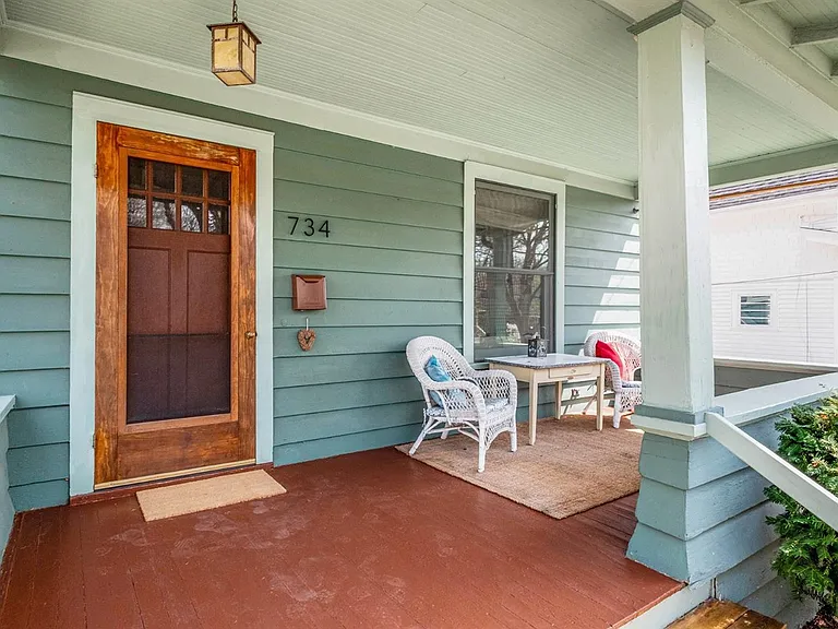 734 Spring St — Photo 3