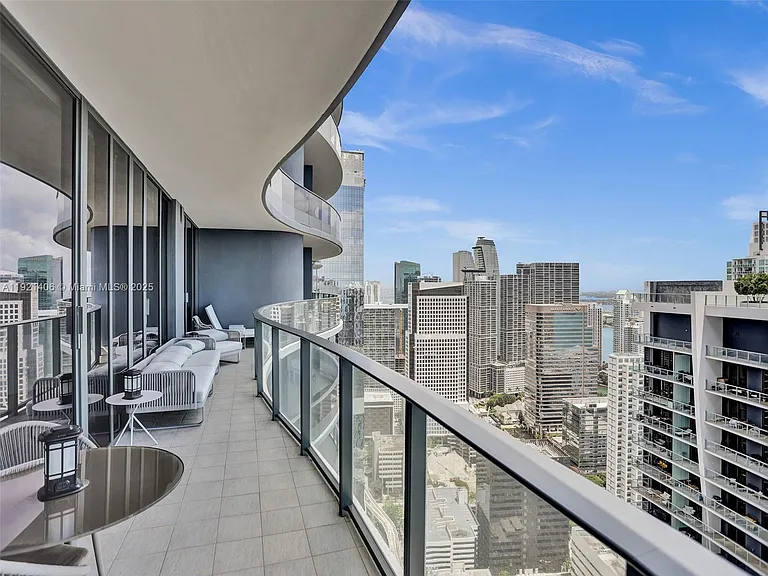 1000 Brickell Plz #Penthouse 5103 — Photo 30
