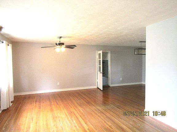 2nd image of 3033 Belle Haven Dr