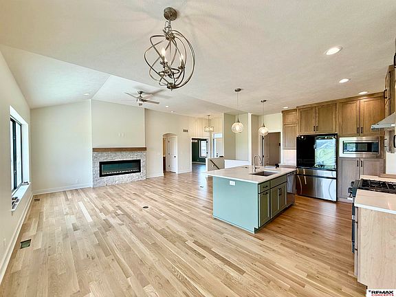 4th image of 9230 Castle Pine Dr