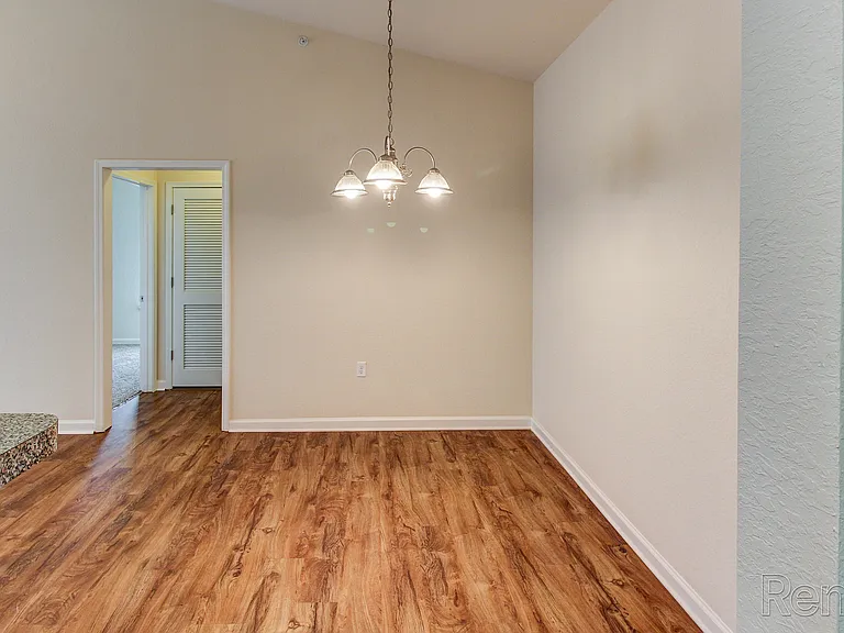 Highland Ridge Apartments — Photo 19
