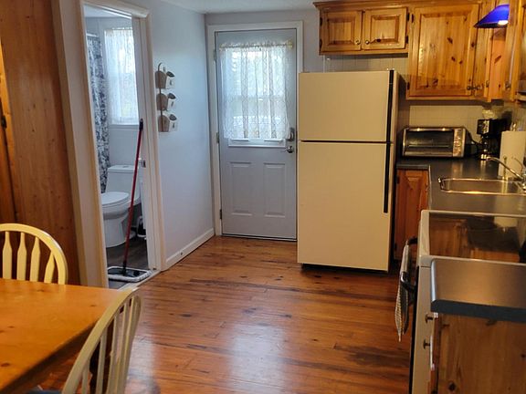 2nd image of 7824 Loomis St