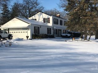 1577 Banbury Rd, Inverness, IL 60067