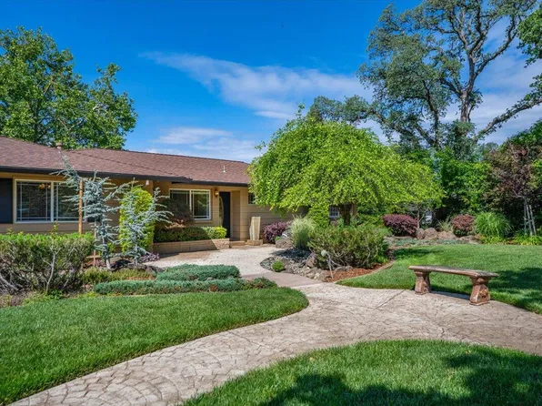 7038 Riata Dr, Redding, CA 96002