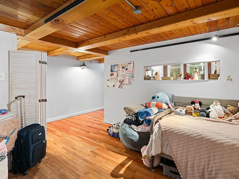 1027 Arch St #207 — Photo 9
